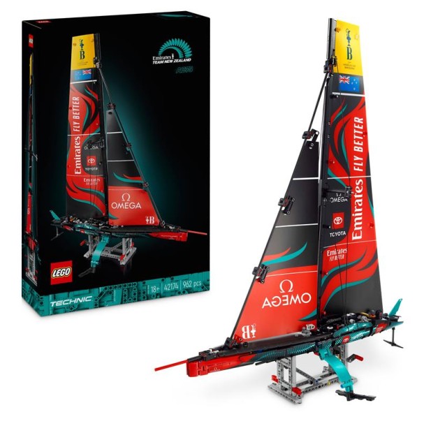 Конструктор LEGO Technic Яхта Emirates Team New Zealand AC75