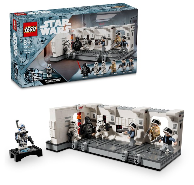 Конструктор LEGO Star Wars Посадка на борт Тантів IV
